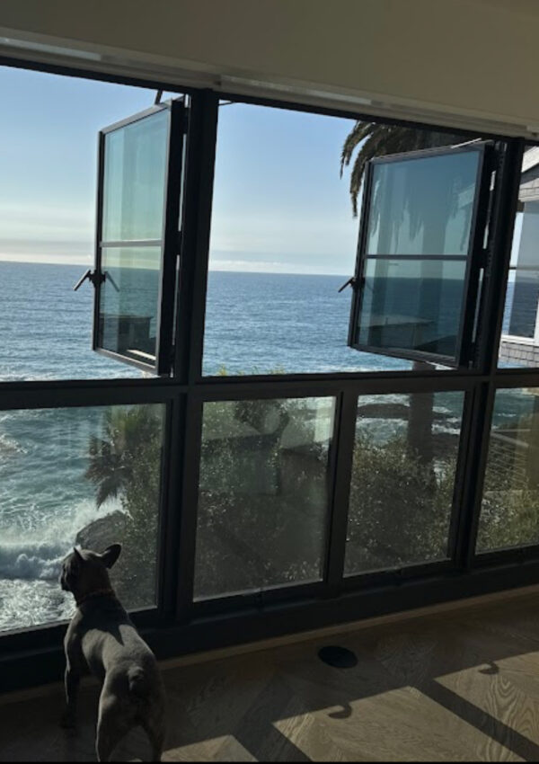 window cleaning in Laguna Beach a three story home with hard to reach windows