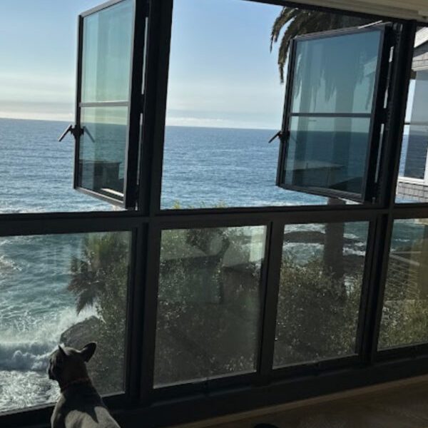 window-cleaning-near-me-laguna-niguel window cleaning in Laguna Beach a three story home with hard to reach windows